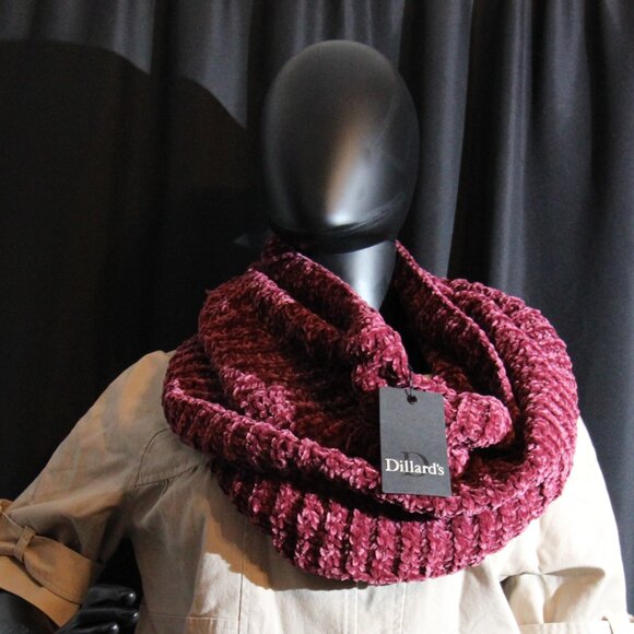 NWT Dillard Chunky Knit Infinity Scarf - Picture 8 of 10